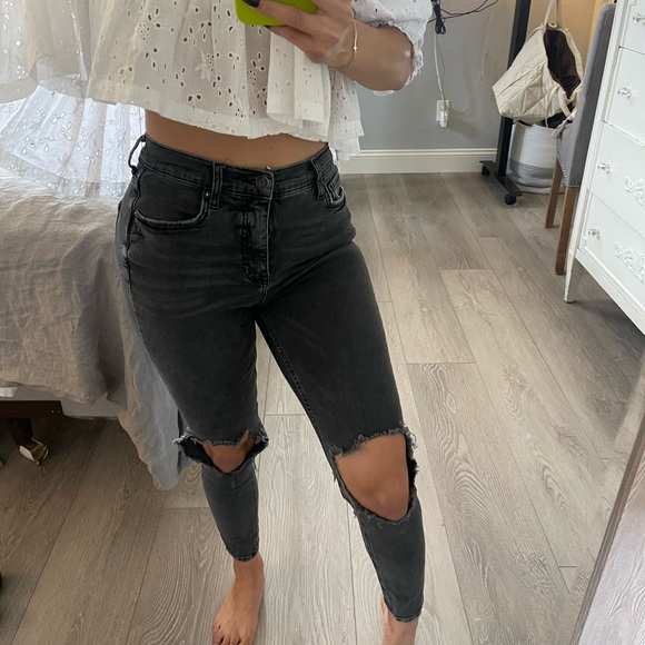 Free People Ripped Knees Skinny Jeans - Picture 6 of 7